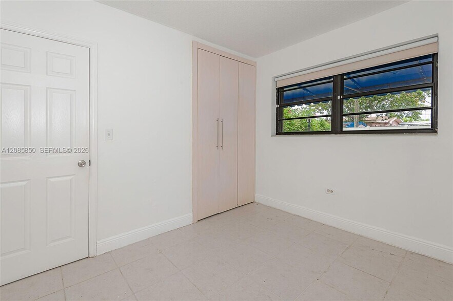 Building Photo - 2631 Alcazar Dr