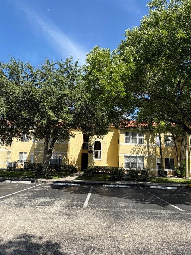 Building Photo - 12950 Vista Isles Dr