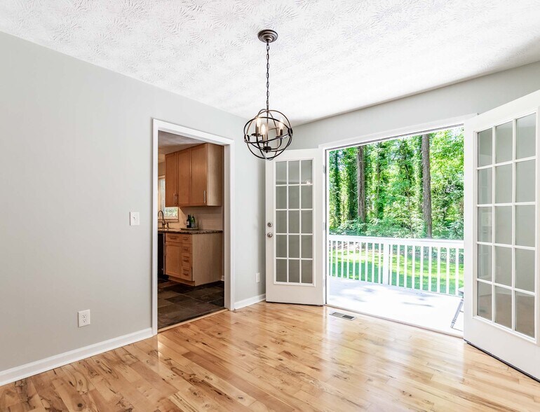Building Photo - 4133 Thornwall Dr
