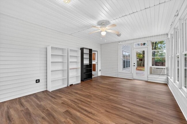 Building Photo - 2467 Bittersweet Cir