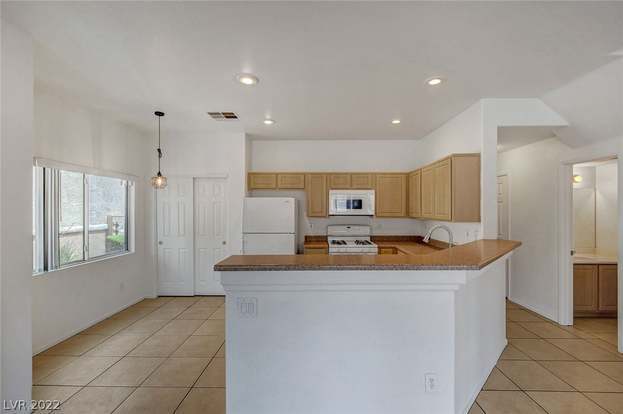 Building Photo - 6560 Bucking Horse Ln