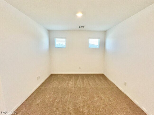 Building Photo - 3254 La Cura Ave