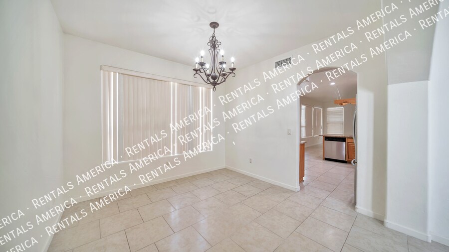 Building Photo - 15400 S Camino Agua Azul