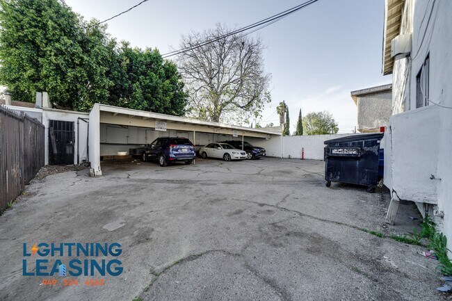 Building Photo - 6927 Whitsett Ave
