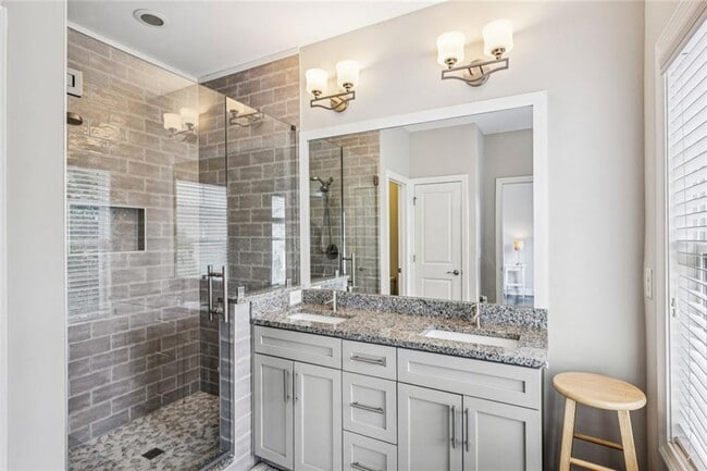 Building Photo - 1285 Linden Ct