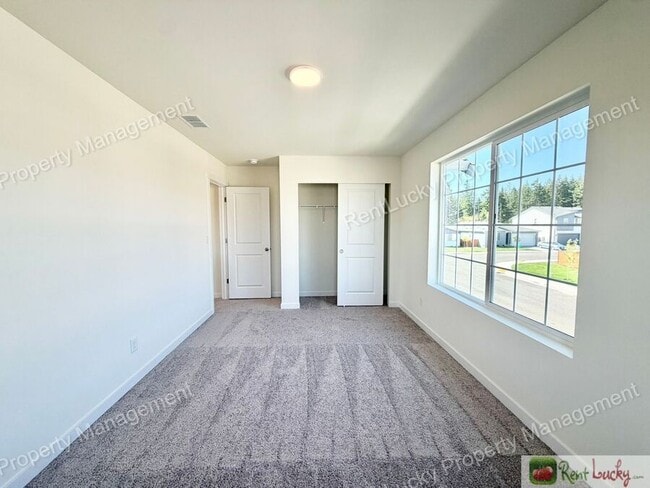 Building Photo - 17056 127th St E