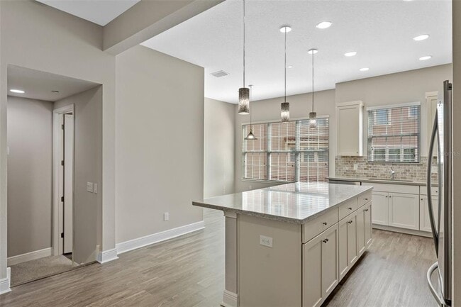 Building Photo - 2648 Lobelia Dr