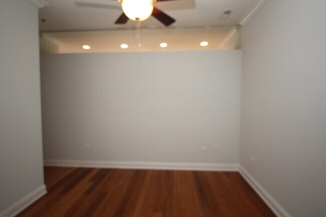 Building Photo - 1609 W Warren Blvd