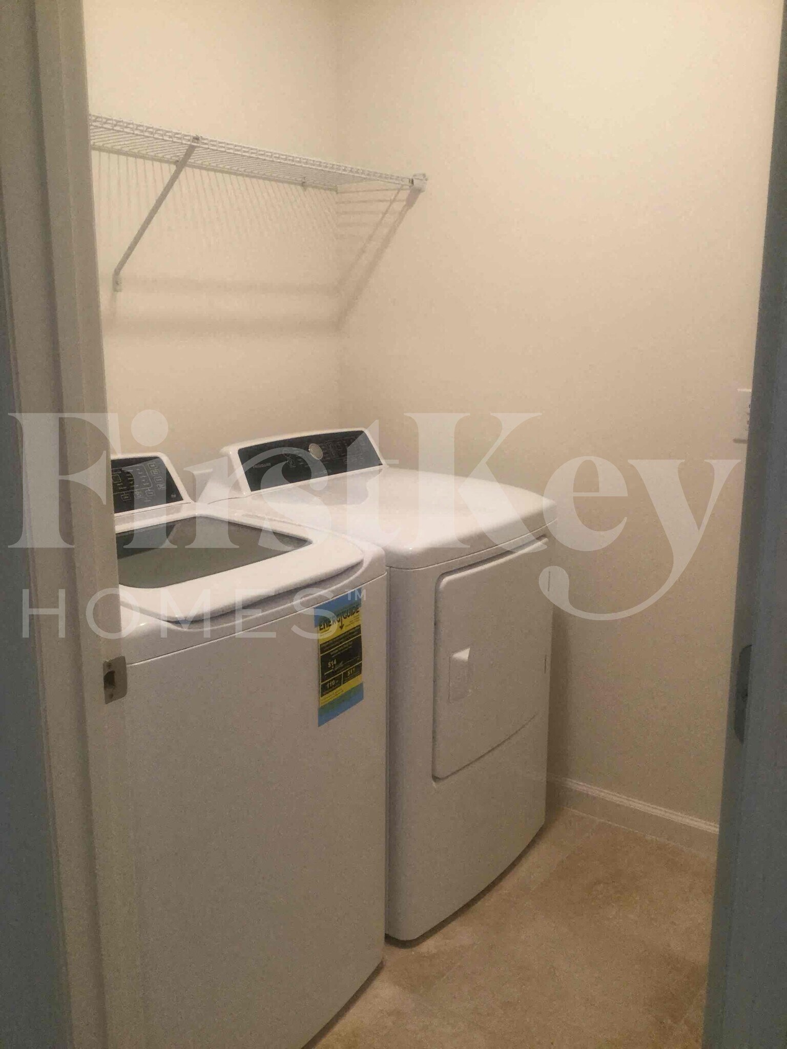 Building Photo - 2472 SE Floresta Dr