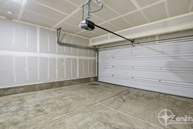 Building Photo - 2030 NW 14th St