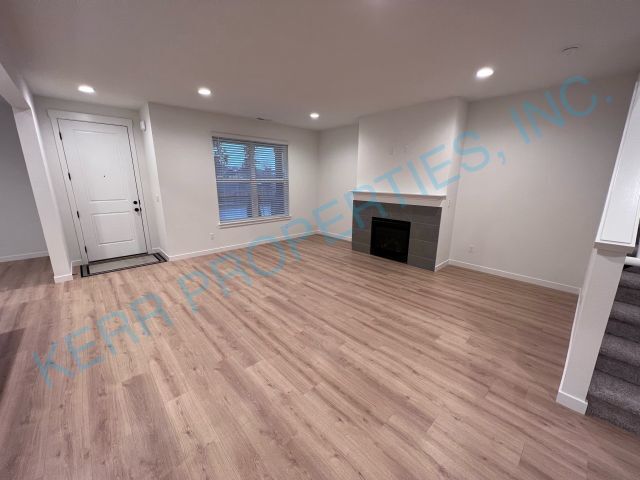 Building Photo - Spacious 4-Bedroom Home in Happy Valley with 2.5 Baths and 2,118 Sq. Ft. of Comfort!