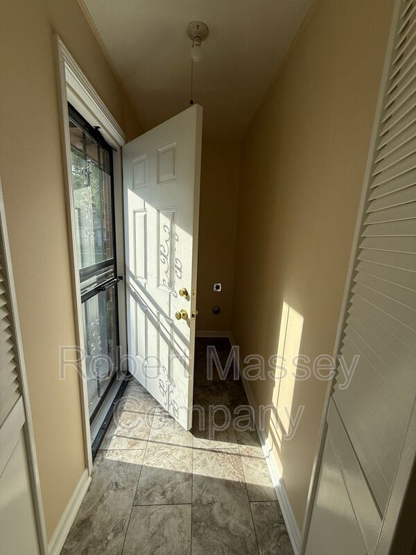 Building Photo - 3305 Mcadams Ct