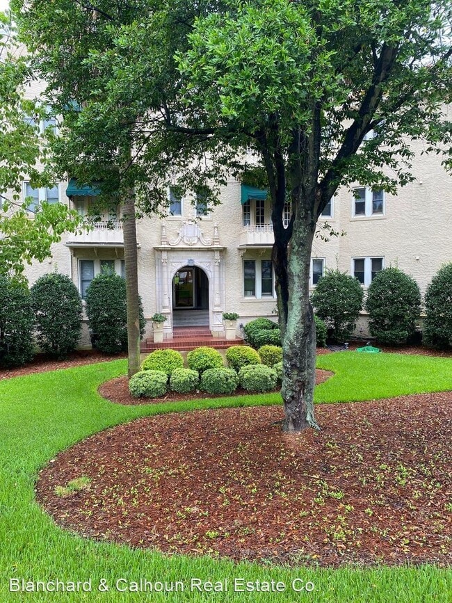 Building Photo - 1 br, 1 bath House - 2068 Walton Way Unit 303