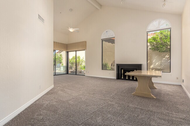 Building Photo - 10126 E Cochise Dr
