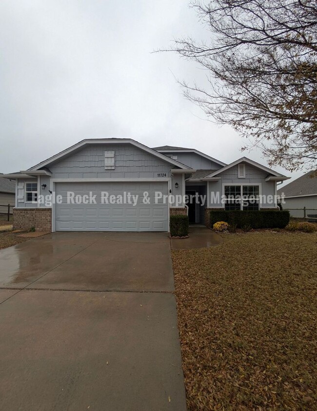 Primary Photo - Owasso Home for Rent (3beds/2baths)