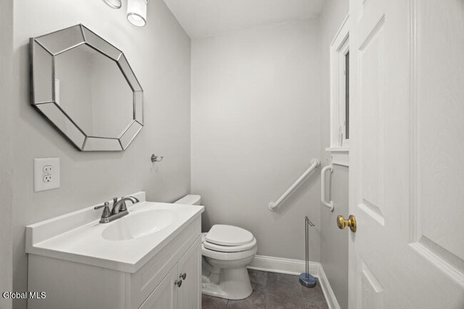 Building Photo - 2415 W Old State Rd