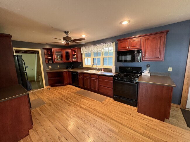 Building Photo - 29366 Pine Ridge Rd