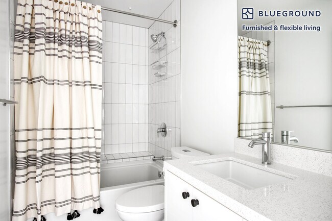 Building Photo - 3540 Wilshire Blvd