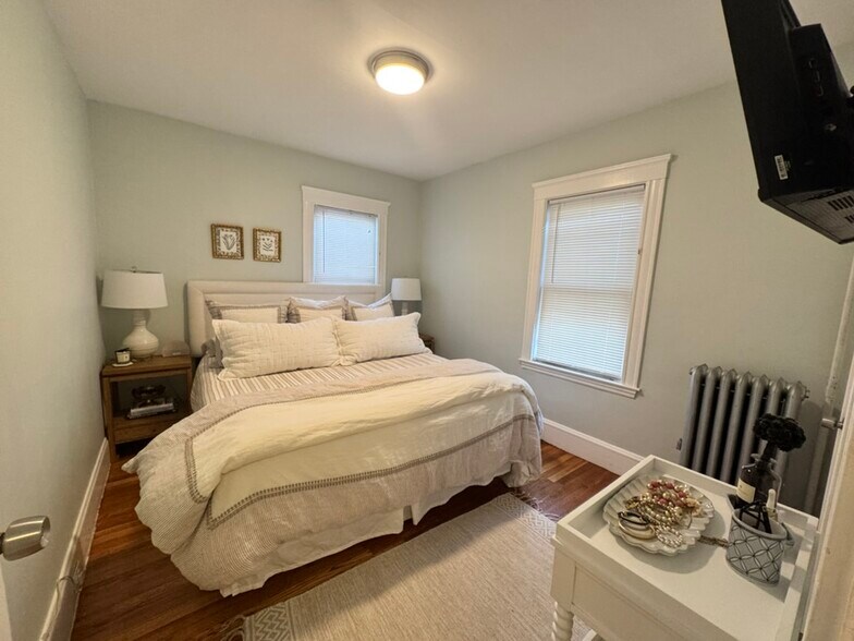 Building Photo - 27 Harriet St