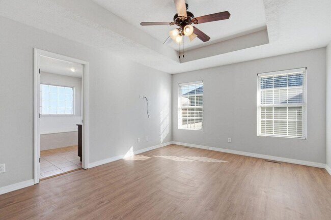 Building Photo - 4 Bed 2 Bath 3 car Garage in Republic MO