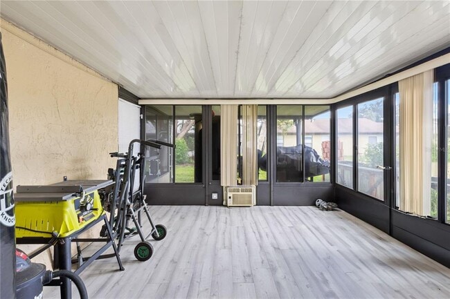 Building Photo - 10303 Lollipop Ln