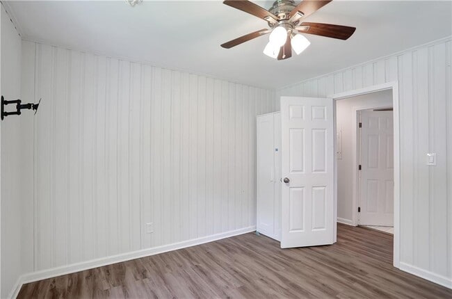 Building Photo - 46 Coopers Glen Dr SW