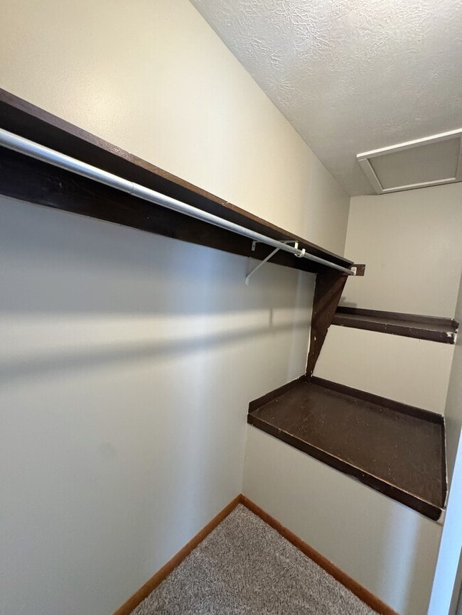 Building Photo - 3090 Highcliff Ct