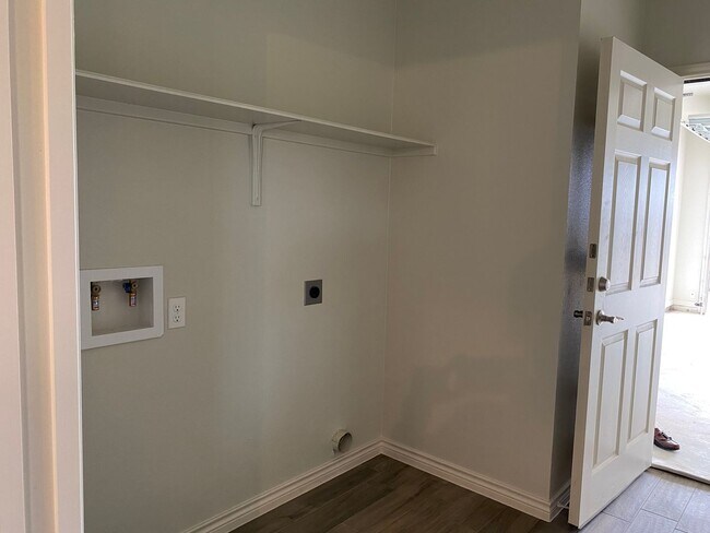 Building Photo - Charming 3-Bedroom Duplex in Peaceful Jarr...