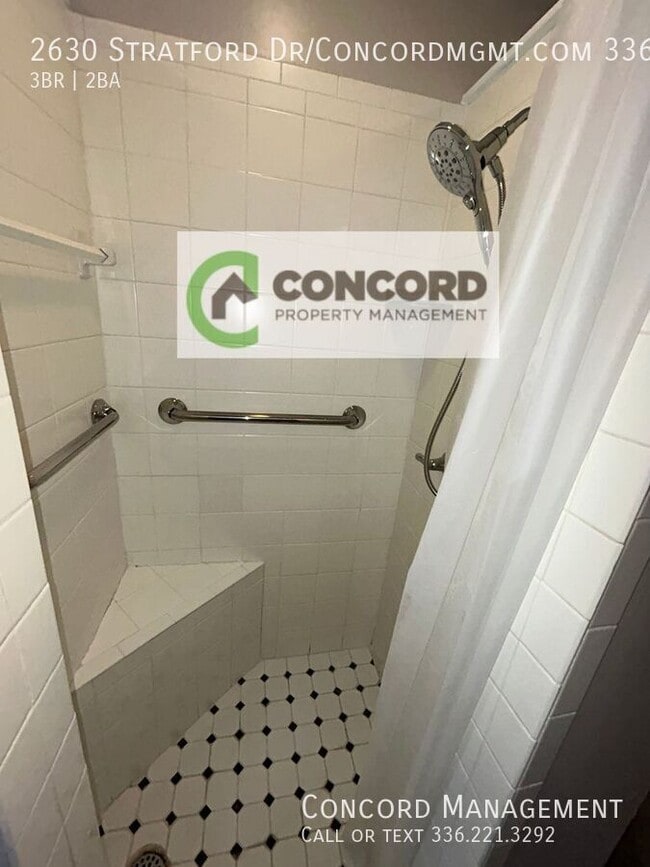 Building Photo - 2630 Stratford Dr