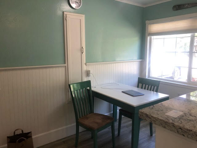 Eat-in kitchen - 1421 N Cherry St