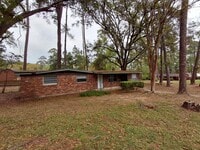 Building Photo - 2412 Almond Dr