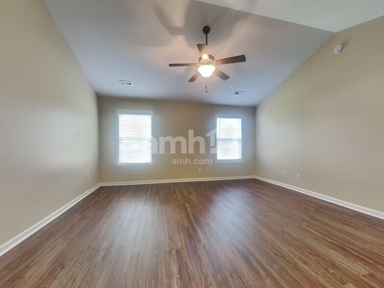 Building Photo - 6560 Gentlewinds Dr