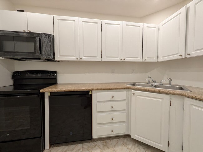 Building Photo - 3101 Oakland Shores Dr