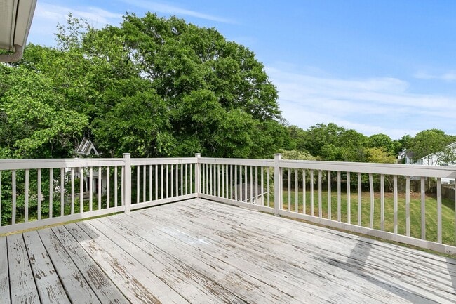Building Photo - Charming Flowery Branch Home!