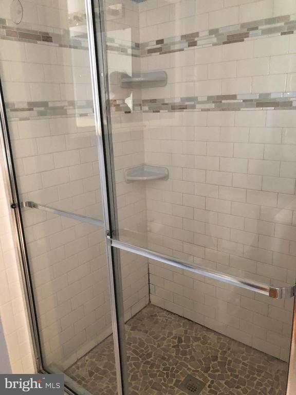 Building Photo - 21105 Mossy Glen Terrace