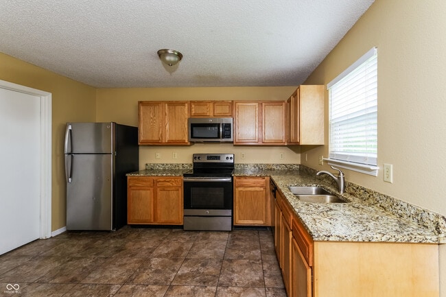 Building Photo - 1849 Southernwood Ln