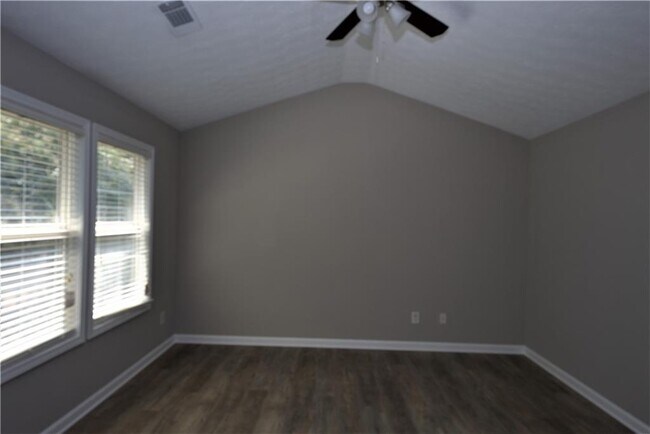 Building Photo - 483 Marsh Lake Rd SE