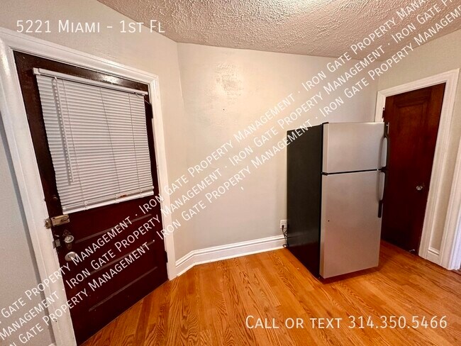 Building Photo - Charming 1-Bedroom Apartment in North Hampton