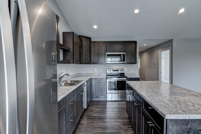 Building Photo - 600 W 9th St