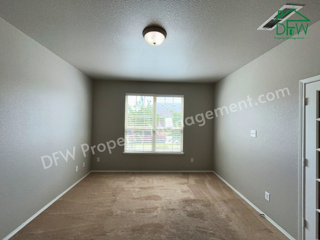 Building Photo - Spacious 4-Bedroom Home for Lease in Kelle...