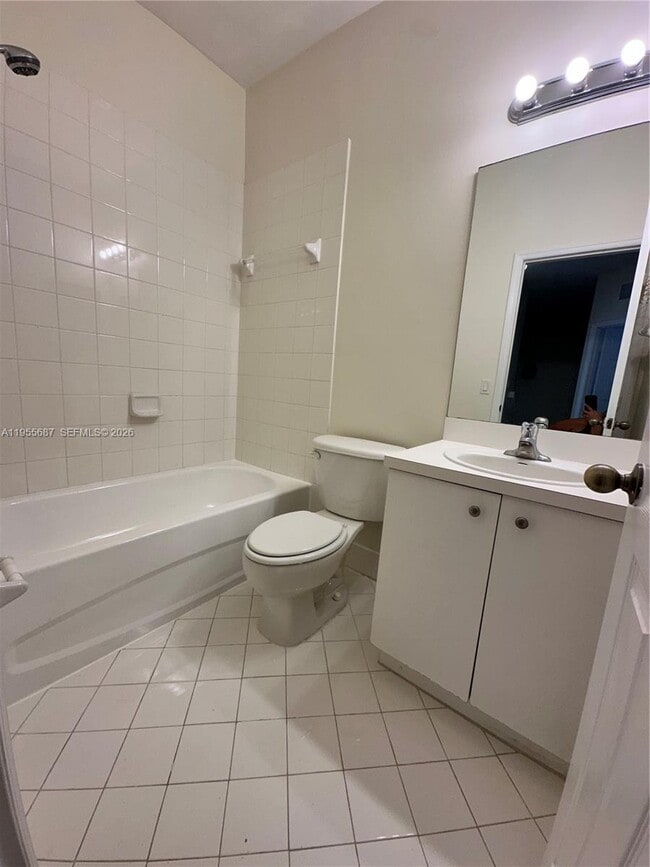 Building Photo - 1018 NE 42nd Ave