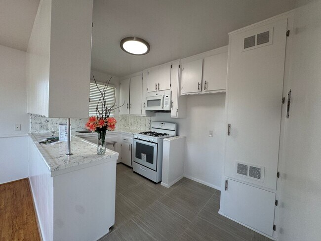 Building Photo - 11320 Tiara St