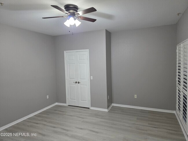 Building Photo - 7800 Point Meadows Dr