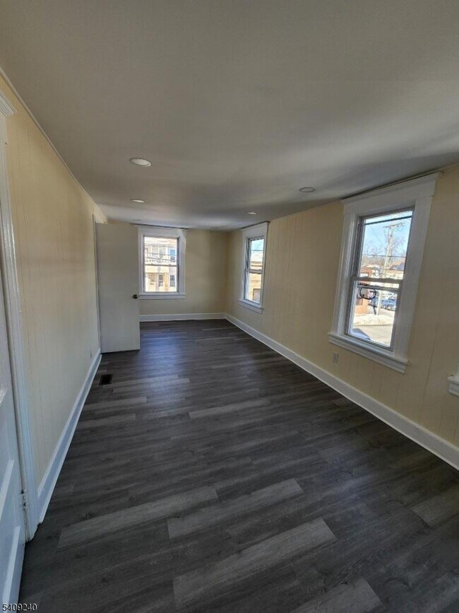 Building Photo - 252 Montgomery St