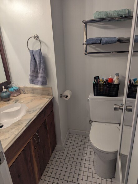 #2107 - 445 Seaside Ave