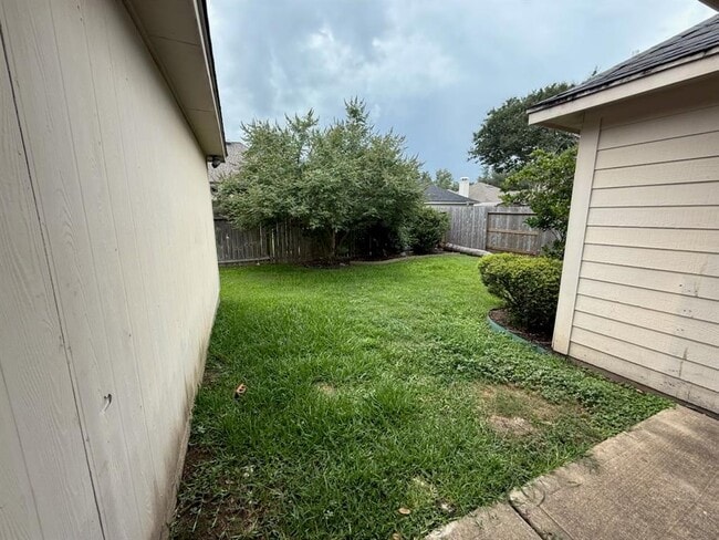 Building Photo - 3815 Lake Edinburg Ln