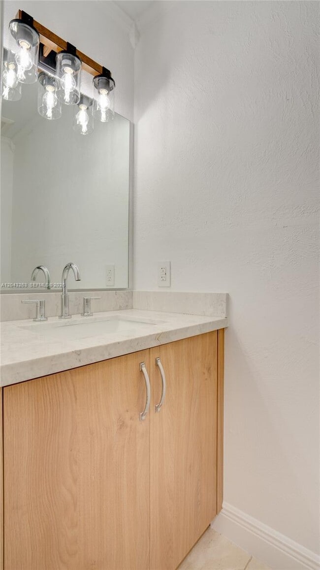 Building Photo - 500 SW 51st Ct