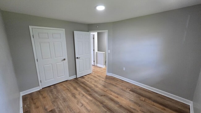 Building Photo - Two bedroom/1.5 bath Townhouse  Kingsport, TN