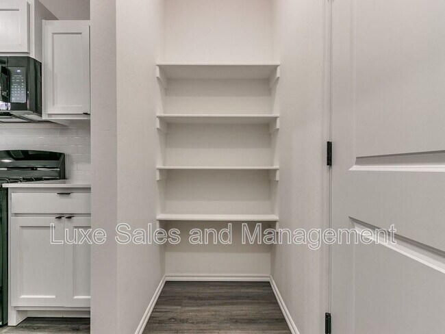 Building Photo - 8012 NW 110th Dr