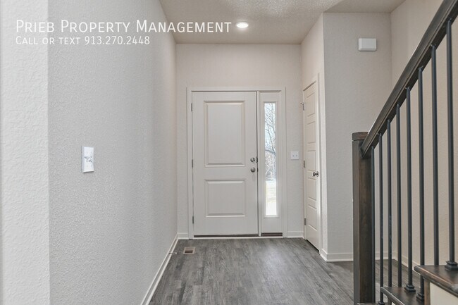 Building Photo - 3246 N 103rd Pl